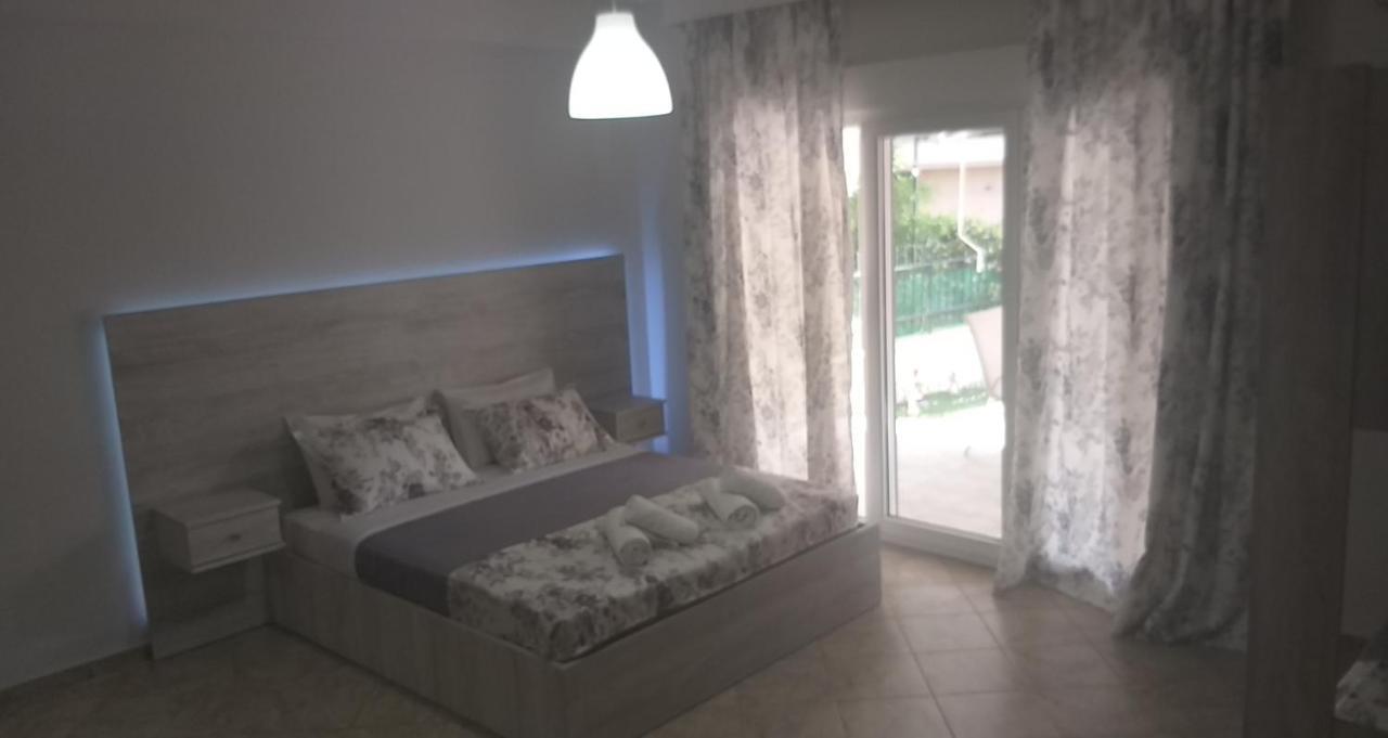 Studio Garden Apartment Nea Kallikrateia Ngoại thất bức ảnh